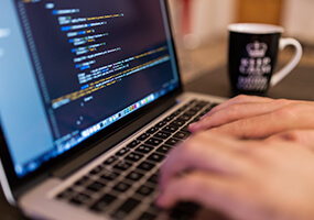 武漢新華電腦學(xué)校 湖北退役士兵定點(diǎn)培訓(xùn)機(jī)構(gòu)，助力計(jì)算機(jī)軟件開發(fā)人才培養(yǎng)